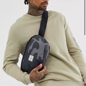 Herschel Supply Co Sixteen fanny pack in tonal camo print 5l